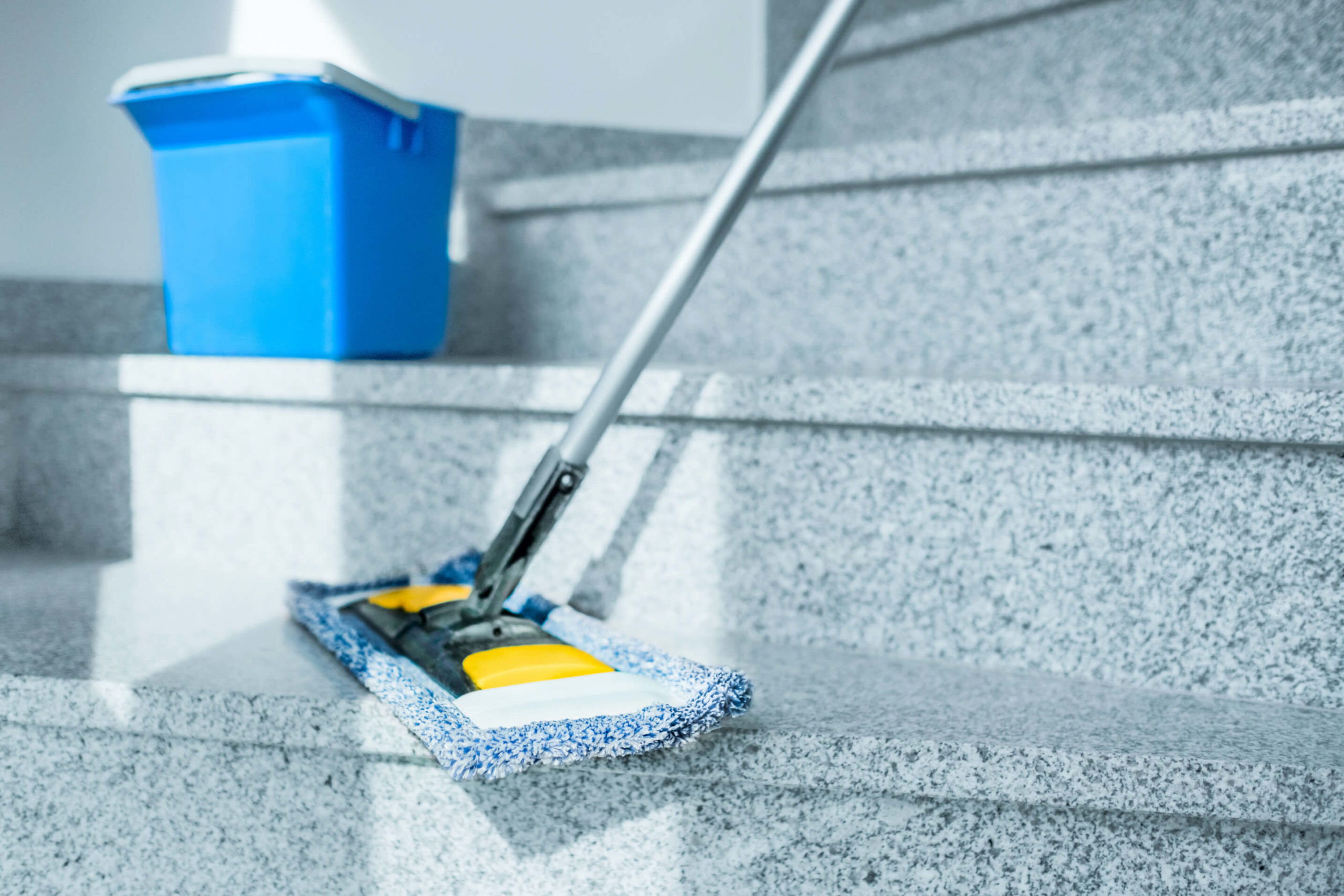 Treppenhausreinigung-scaled